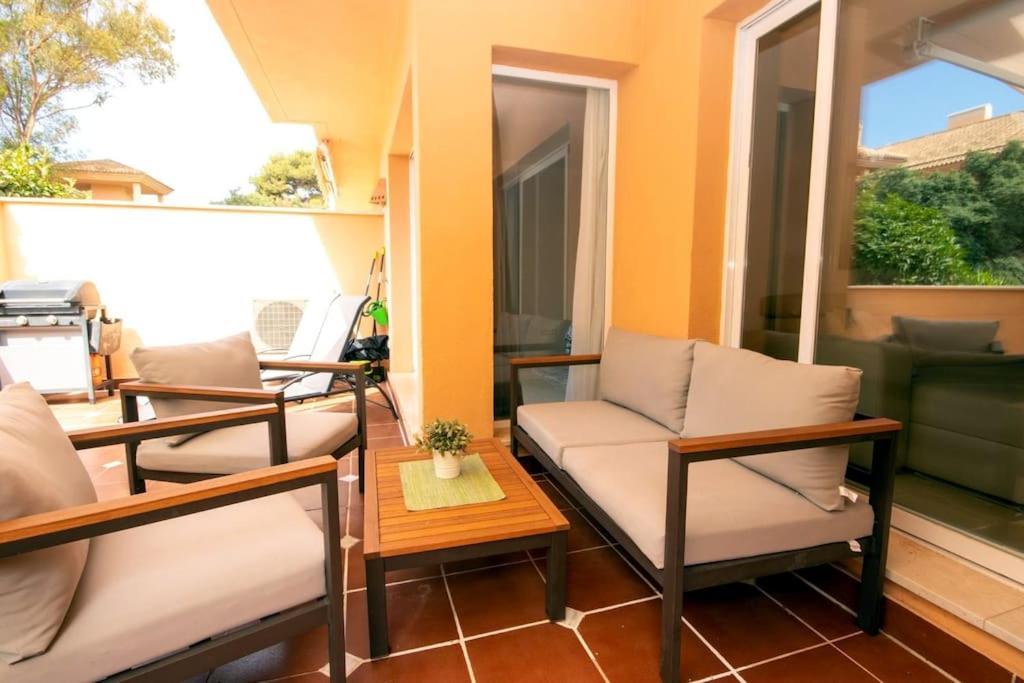Amazing Modern Next To Pool. Marbella